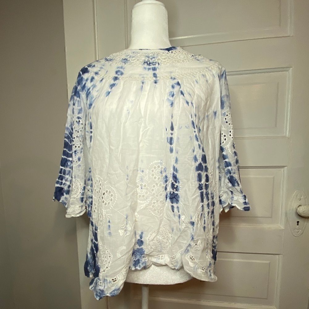 Romeo + Juliet Couture Tie-Dyish shirt 100% Cotton